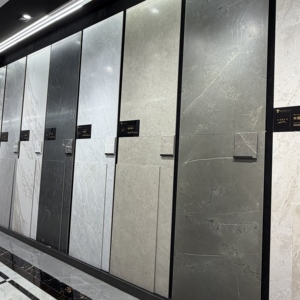 Carreaux <span class=keywords><strong>de</strong></span> sol et <span class=keywords><strong>de</strong></span> mur en céramique mate gris marbre style moderne 750*1500mm, aspect <span class=keywords><strong>ardoise</strong></span> 1:1, <span class=keywords><strong>pour</strong></span> <span class=keywords><strong>salle</strong></span> <span class=keywords><strong>de</strong></span> <span class=keywords><strong>bain</strong></span>, restaurant, hôtel. - Product Image 6
