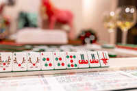Ensemble de Mahjong de Noël Deluxe Moderne à Trois Couches en Acrylique et Cristal, Style Américain, 4 Joueurs, 160 Tuiles, Pliable, Durable, Écologique