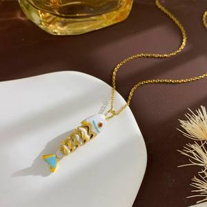 สร้อยคอปลาหลาก<span class=keywords><strong>สี</strong></span>สัน ซีรีส์ซัมเมอร์โอเชียน สร้อยคอปลาทองโลหะแฟชั่นส่วนบุคคล - Product Image 2