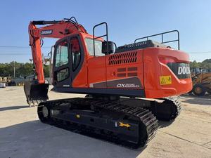 Excavatrice sur chenilles Doosan DX225 d'occasion de bonne qualité, modèle 2024, faible nombre d'heures, moteur et boîte de vitesses bien entretenus, parfaite pour - Product Image 3