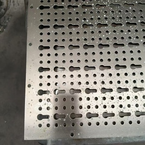 Plaque perforée en acier inoxydable durable pour les équipements de machines agricoles, anti-corrosion, ventilation efficace, conception pour atelier - Product Image 3