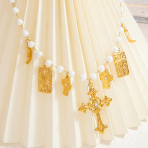 Collar con colgante de estrella chapado en oro de 18 quilates de acero inoxidable para mujer, joyería de fiesta, cadena de clavícula de moda con dijes de perlas y conchas - Product Image 3