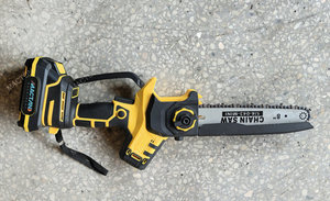 Mini-tronçonneuse sans fil 21 V de 8 pouces avec batterie, sans balais, portable, pour la taille des arbres, vente en gros OEM - Product Image 3