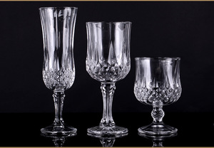 Ensemble de verres à vin en <span class=keywords><strong>cristal</strong></span> de luxe, verrerie artisanale colorée, gobelets modernes et verres personnalisés pour les fêtes - Product Image 2