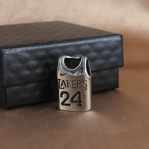 จี้เสื้อแข่งทีมเลเกอร์ส 24 สแตนเลสสตีล สร้อยคอสำหรับทุกเพศ ของขวัญ - Product Image 3