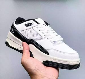 Chaussures de sport et de basketball basses en cuir, tendance luxe, rehaussantes, pour hommes, femmes et couples, décontractées et polyvalentes, couleur unie - Product Image 6