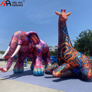 <span class=keywords><strong>Girafe</strong></span> gonflable géante colorée à motifs bohèmes pour la publicité, défilés <span class=keywords><strong>de</strong></span> carnaval, festivals et décorations à thème - Product Image 3