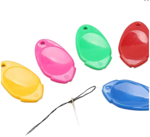 Mini enhebrador automático de agujas de 3mm de espesor, herramienta de bricolaje de bucle de alambre de plástico Simple para personas mayores y discapacitadas - Product Image 1