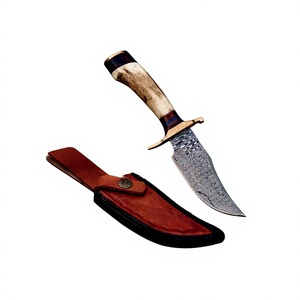 Couteau de chasse et de dépecage artisanal en acier Damas de qualité industrielle, lame droite à pointe tombante, lame non interchangeable, par Ahmad Fabric - Product Image 1