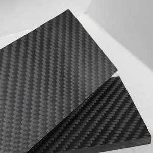 Placa de Fibra de Carbono 3k, Patrón a Cuadros Negro y Gris, Material Ligero de Alta Resistencia - Product Image 5