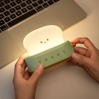 Lampe LED Mignonne en Forme de Grille-Pain avec Fonction Veilleuse, Lumière Douce et Chaude, Fonctionnant sur Piles et à Intensité Réglable pour la Chambre de Bébé