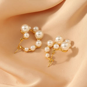 Joyería de mujer, pendientes de aro de perla de racimo chapados en oro de 18 quilates de acero inoxidable, pendientes de aro con cuentas de perlas de agua dulce - Product Image 6