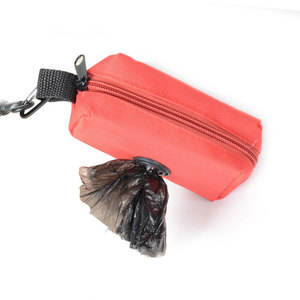 Distributeur de sacs à déjections canines portable et étanche pour l'extérieur, à fixer à la laisse - Product Image 6