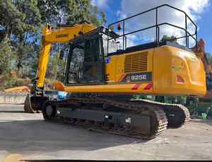 Excavadora de cadenas Liu-Gong de 25 toneladas 925E con motor Cummins, bomba y engranajes, 1 año de garantía, en venta - Product Image 2
