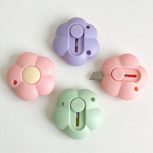 Ouvre-boîte floral, petit couteau artistique portable, lame de 3 pouces, à ressort automatique, pour étudiants et travaux manuels - Product Image 1