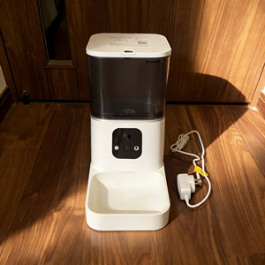 Nuevo Dispensador de Comida para Mascotas de Alta Calidad, Comedero Automático, Platos y Comederos para Mascotas - Product Image 1