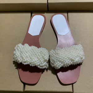 New Style Fashionable Versatile Slippers - Pearl Embellished One-Strap Color-<b>Blocked</b> Inspired Elegant Women Flat Shoes - Product Image 1