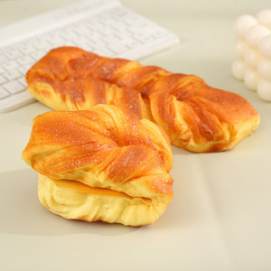 Jouet anti-stress en mousse PU en forme de pain à rebond lent, jouet à presser pour la décompression, décoration de cuisine - Product Image 4