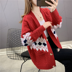 Manteau de pull ample surdimensionné en tricot torsadé à col en V de <span class=keywords><strong>style</strong></span> coréen pour femmes coupe personnalisée avec logo avant à manches longues - Product Image 4