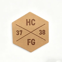 Étiquettes personnalisées en cuir PU écologiques thermosoudées pour équipes de football, pour chapeaux, vêtements, accessoires de couture, vente en gros