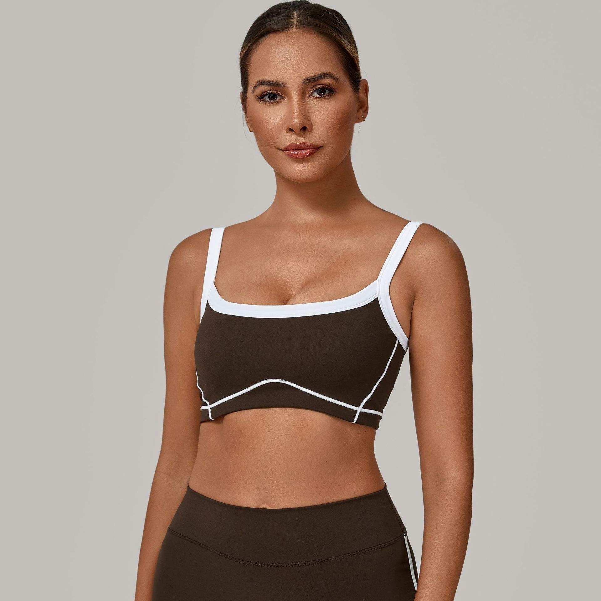 สีน้ำตาล