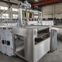 Décorateur de chocolat en acier inoxydable de 600 mm, machine à décorer le chocolat pour décorer le chocolat sur les produits