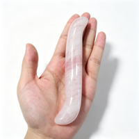 Bâton de massage incurvé en quartz rose naturel, poli à la main, outil corporel en cristal rose pour la relaxation spa et la guérison par les cristaux, vente en gros
