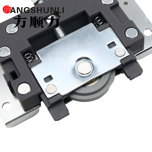 Herrajes para puertas correderas de hierro y plástico con superficie rociada de zinc para muebles, ruedas de rodillos para armarios y accesorios - Product Image 5