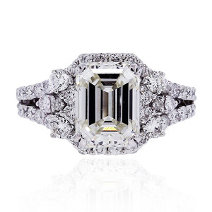 Bague scintillante style pavé pour femme, bijou de doigt en pierre, à porter au quotidien - Product Image 1
