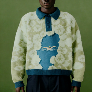 Maglione Polo da Uomo con Stampa Nuvole e Logo Personalizzato, Dettaglio Ricamato Blu Piscina, Vestibilità Comoda, Casual e Alla Moda con Bottoni - Product Image 1