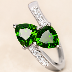 Bague Triangle Élégante et Luxueuse pour Femme, Bijou d'Index Tendance - Product Image 4