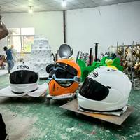 Modèles de voitures de course F1 personnalisés en résine de fibre de verre, sculpture artisanale de haute qualité, décoration artistique sportive pour extérieur, parcs et centres commerciaux