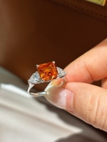 Bague de luxe en or 18 carats certifiée IGI avec émeraude orange Fanta de laboratoire, pierres latérales en forme de poire, pour mariage et soirée, bijoux fins OEM ODM
