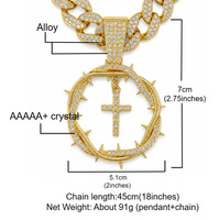 Collier tendance en forme d'épingle avec pendentif croix entièrement orné de strass, en alliage de zinc, chaîne à maillons, style hip-hop, pour fêtes et usage quotidien, vente en gros