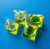 Lessive en capsules OEM en marque blanche, vente en gros, capsules de lavage 4-en-1, perles de lessive, gel liquide nettoyant pour vêtements Pinegel