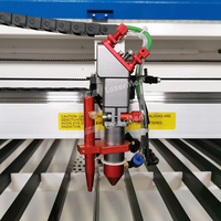 Machine de gravure de découpe laser CO2 180W Auto Focus 11 ans Exp. Découpe acrylique pour la publicité et l'industrie du modèle