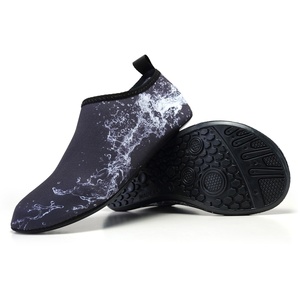 2024 nuovo commercio all'ingrosso <span class=keywords><strong>scarpe</strong></span> da acqua <span class=keywords><strong>veloce</strong></span> asciutto antiscivolo a buon mercato all'aperto spiaggia di nuoto sport acquatici a piedi a monte <span class=keywords><strong>scarpe</strong></span> per gli uomini delle donne - Product Image 4