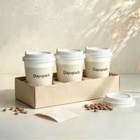 Gobelet à café jetable en papier kraft avec isolation thermique PE, anti-brûlure, impression de logo personnalisée, couvercle recyclable et biodégradable
