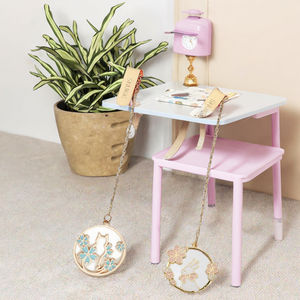 Marcapáginas de Aleación con Diseño de Mascota Coreana de Dibujos Animados, Bonito y Creativo, para Estudiantes, Reutilizable, con Impresión UV, Material Escolar - Product Image 2