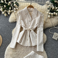 Set atasan dan rok wanita model V-neck berenda, potongan ramping, elegan, berkesan berkelas, cocok untuk acara kasual.