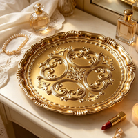 Assiette de service personnalisable en plastique PP doré électroplaqué, motif baroque en relief, pour la décoration de table de fête ou d'hôtel