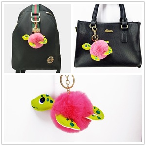 卸売PU人工皮革漫画の亀の形をした手作りポンポンキーホルダーペンダント模造レックスラビットファーボール - Product Image 3