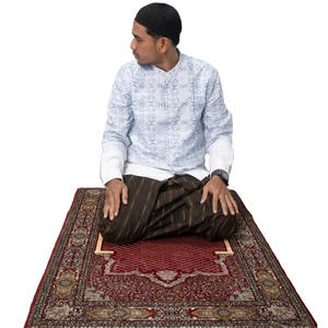 Alfombra de Oración Musulmana Cuadrada, Antibacteriana y Antideslizante, Hecha a Máquina, de Poliéster de Pelo Alto con Base de Goma Antideslizante, 75x115cm - Product Image 4