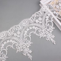 Bordure en dentelle classique brodée pour textile de maison, jupe de canapé, nappe, ourlet, accessoires de décoration vestimentaire, vente en gros