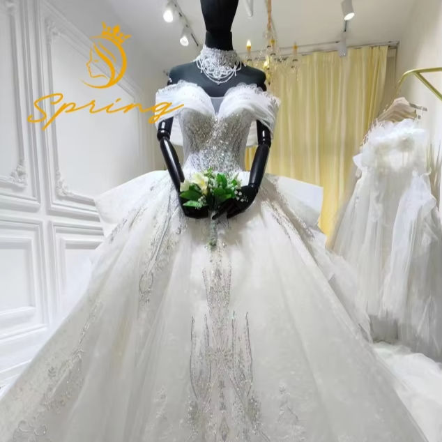 Estilo Chic y Comodidad en vestidos de boda de Audrey Hepburn para