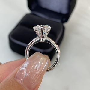 Anillo de Compromiso Clásico con Diamante Cultivado en Laboratorio de Corte Redondo de 6 Puntas, Oro Blanco, Amarillo o Rosa Sólido de 14K o 18K, Banda Lisa Solitaria - Product Image 2