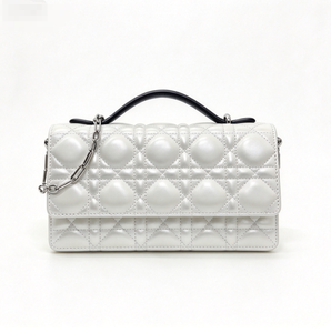 Bolso de Hombro de Cuero Genuino para Mujer, Estilo Minimalista con Detalle de Cadena y Bolsa Redonda, Opciones en Marrón y Rosa, para Uso Diario en Todas las Estaciones - Product Image 2
