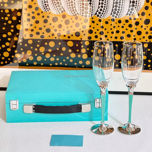 Hot Selling Luxury Gold Band Design Elegant Champagne Glasses - Product Image 1