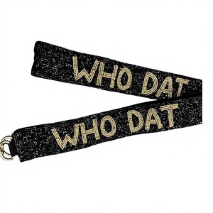 Correa con Cuentas WHO DAT, Accesorio de Moda con Texto en Negro y Dorado - Product Image 1