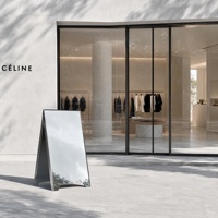 Présentoir de sol extérieur double face en acier inoxydable pliable en forme de A pour magasin de vêtements, personnalisable